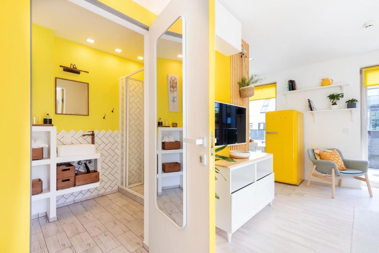 Yellow Studio Paupys Apartment Vilnius Ngoại thất bức ảnh