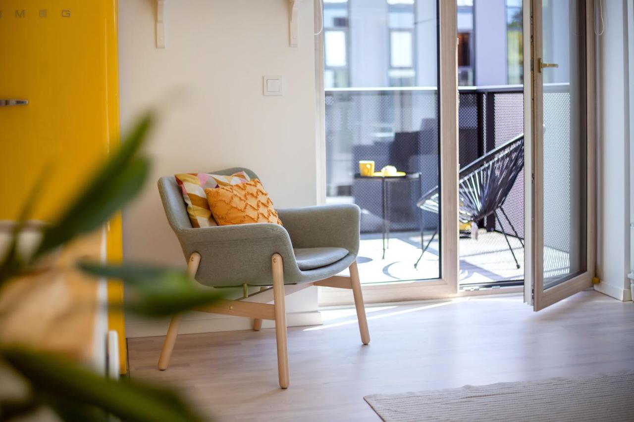Yellow Studio Paupys Apartment Vilnius Ngoại thất bức ảnh