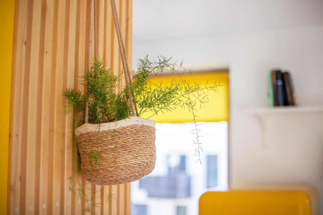Yellow Studio Paupys Apartment Vilnius Ngoại thất bức ảnh